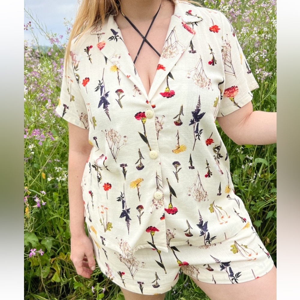 Lisa Says Gah Andie Matching Set in Wildflower Ivory